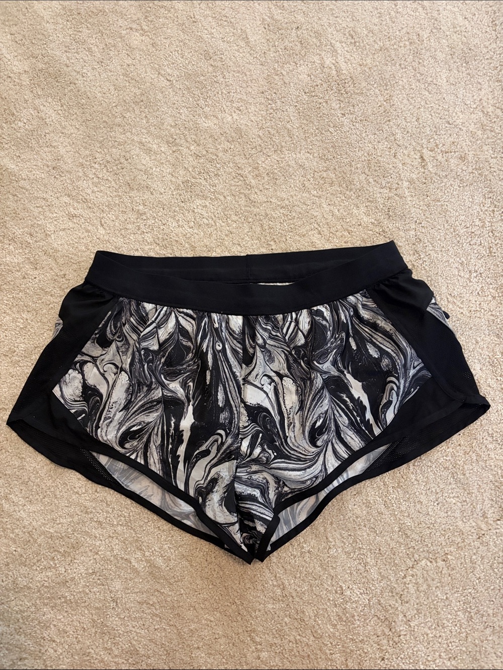 Victoria’s Secret Sport Women's Black Marble-Print Active Shorts